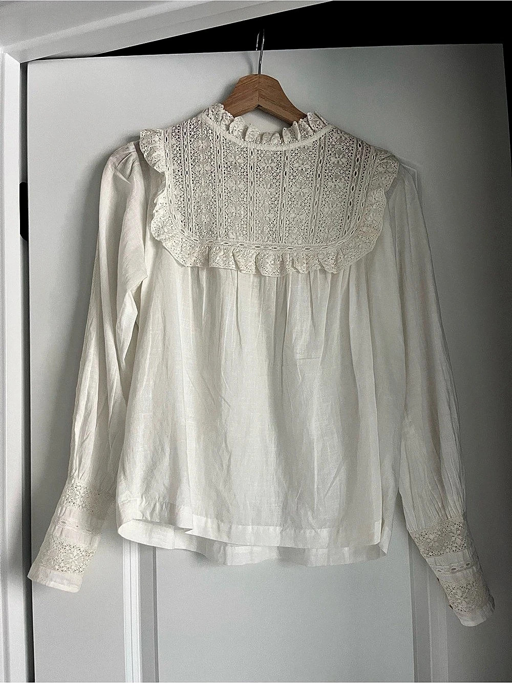 Sezane Lace Yoke Blouse in White Size 34 Like New